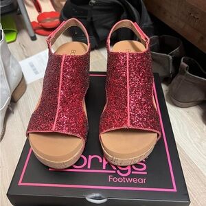 Corky’s women’s wedge